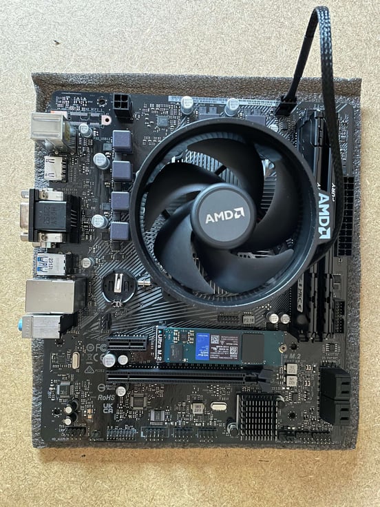 CPU ASRock A520M-HDV + Ryzen 5 5500 ASRock > A520M-HDV