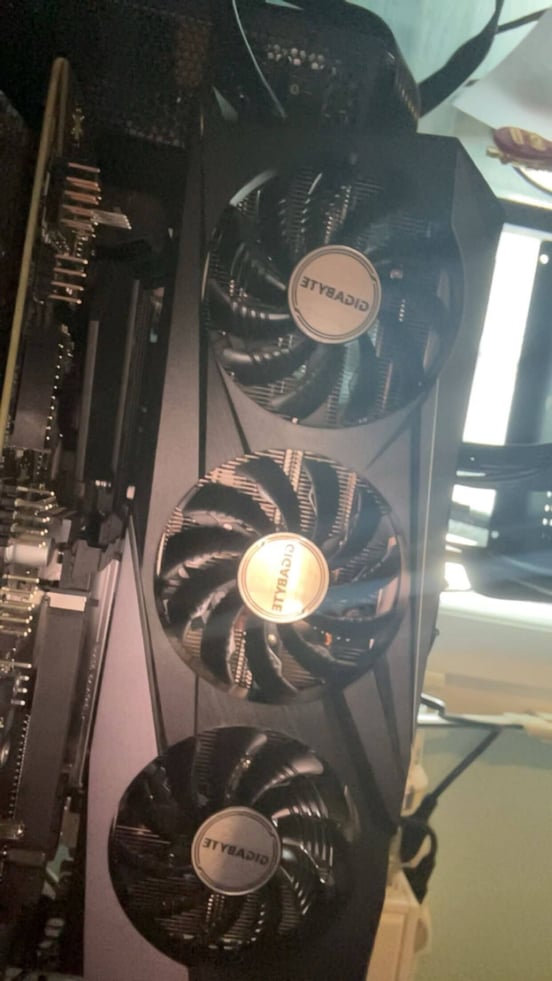 Carte graphique Gigabyte Radeon Rx 7600 Jeux Oc 8g Amd 8 Go Gddr6